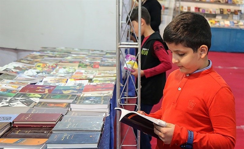 چرا کودکان امروز کمتر کتاب می‌خوانند؟