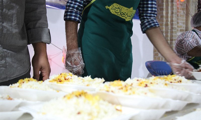 توزیع ۲۰ هزار پرس غذا بر خوان ضیافت عید غدیر