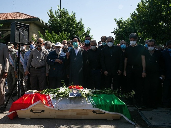 پیکر خبرنگاران فقید ایسنا و ایرنا در قطعه نامآوران آرام گرفت پیکر خبرنگاران فقید ایسنا و ایرنا در قطعه نامآوران آرام گرفت