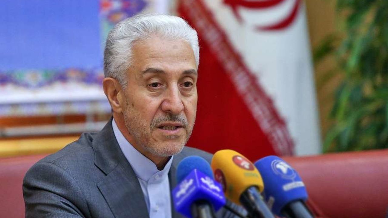 هیچ‌کس مجاز به اخلال در برنامه‌های دارای مجوز دانشگاه نیست