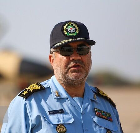 برای دفاع از کشور آمادگی ۱۰۰ درصد داریم برای دفاع از کشور آمادگی ۱۰۰ درصد داریم