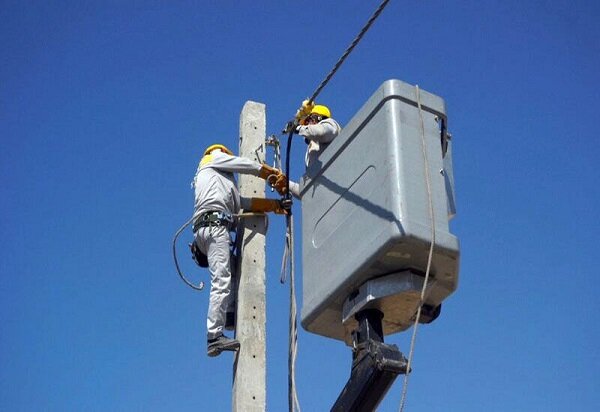 ۵۰۰ کیلومتر شبکه برق استان کرمانشاه به کابل خود نگهدار تبدیل شد