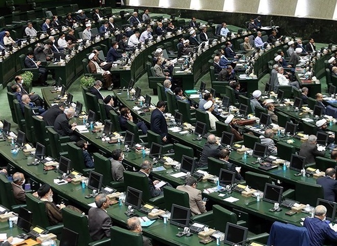 شکایت ۳۴ نماینده از روحانی به‌دلیل نقض یک قانون