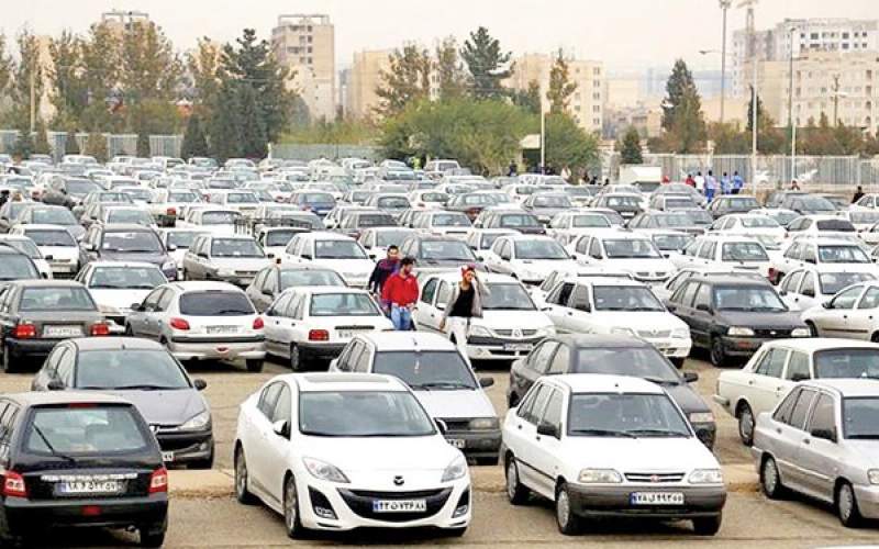 پرواز قیمت خودرو در بازار خالی از داد و ستد