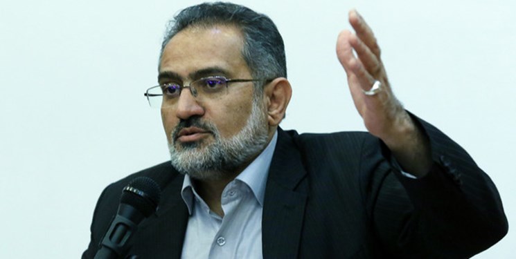 کاندیداهای انقلابی فداکاری کرده و به نفع آیت‌الله رئیسی کنار بروند