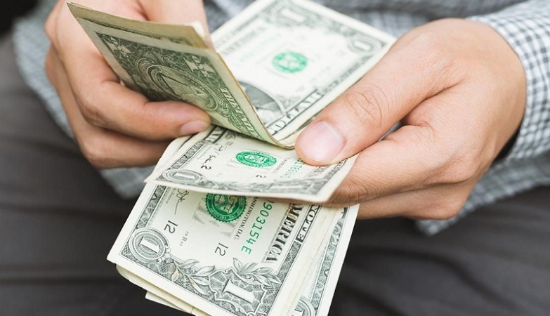 اسب سرکش دلار رام می‌شود؟