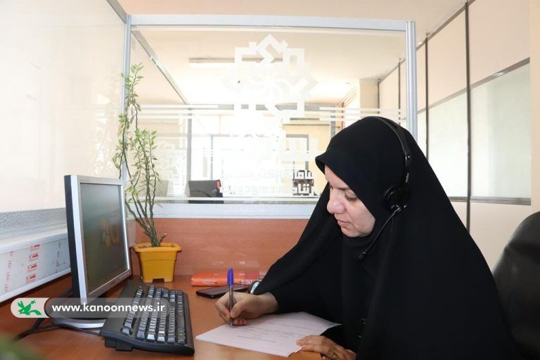 مدیرکل کانون گلستان با حضور در مرکز سامد، تلفنی به سوالات مردم پاسخ داد