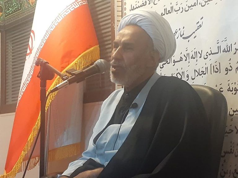 حجت الاسلام ربانی در جمع کارکنان مرکز اسلامی گلستان:     واقعه عاشورا درس شهادت، عدالت، خداپرستی و پایبندی به ولایت را به بشریت آموخت