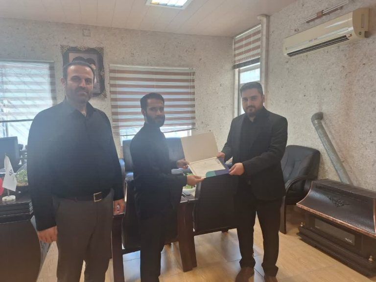 با حضور ملاحسنی معاون امور جوانان اداره کل ورزش و جوانان استان گلستان، اعتبارنامه مؤسسه پویندگان اندیشه و معرفت اهداء شد