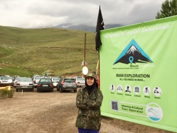 صعود بانوی کارمند منابع طبیعی و آبخیزداری گلستان به قله دماوند