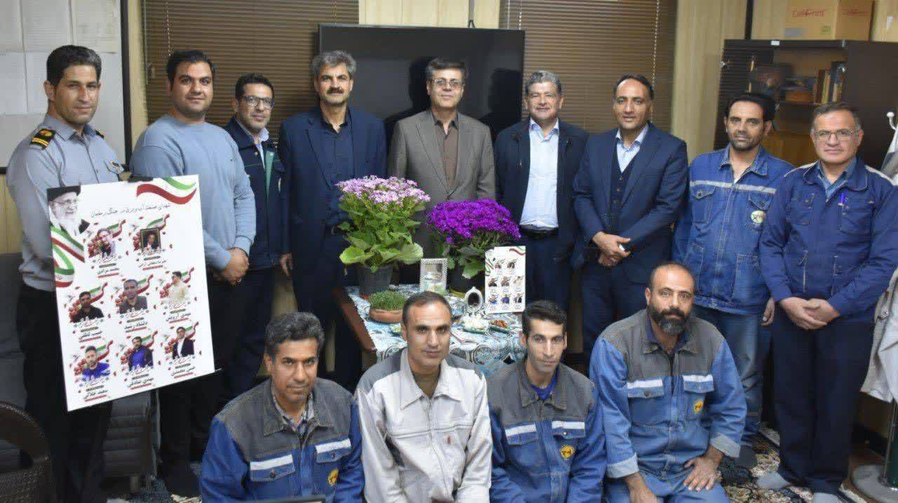 سرپرست شرکت توانیر در کنار سفره هفت سین کارکنان عملیاتی برق اراک