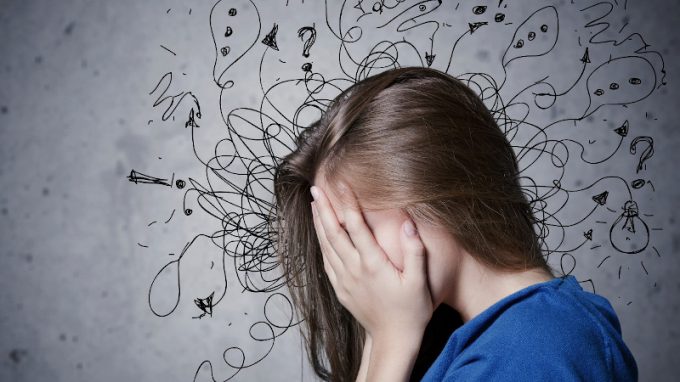 ۱۰ راهکار مطمئن برای اینکه کمتر نگران باشید و بیشتر احساس شادی کنید