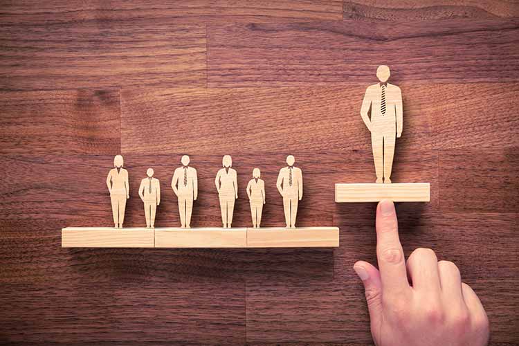 منفعت طلبی و قدرت طلبی پاشنه آشیل خدمت صادقانه