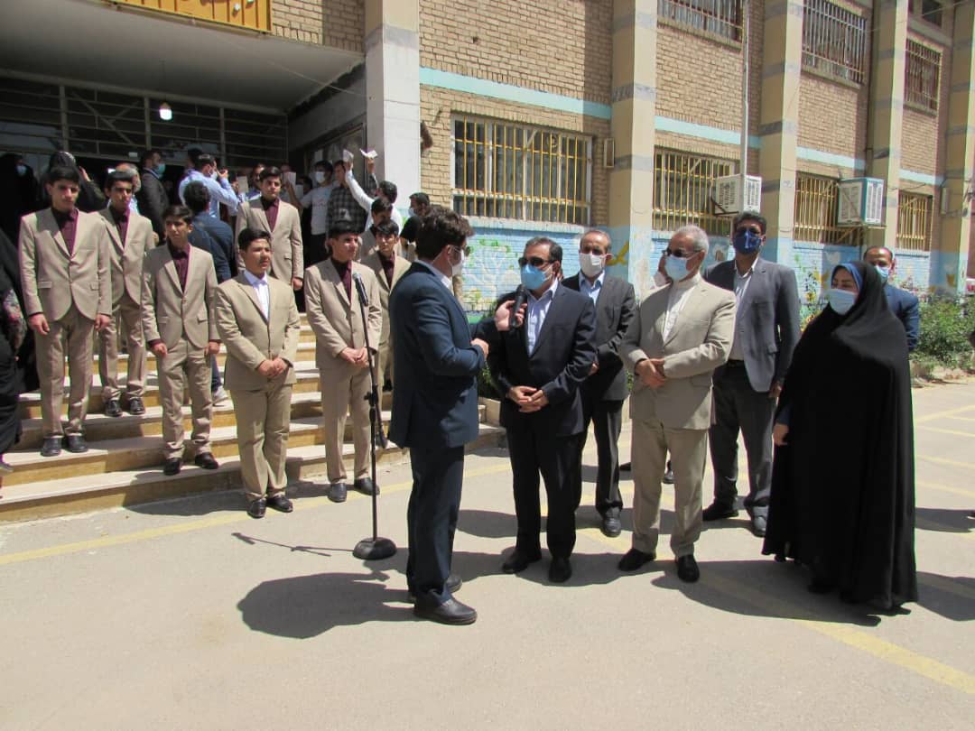 بازدید استاندار و معاونت سیاسی امنیتی لرستان و فرماندار خرم آباد از شعب اخذ رای