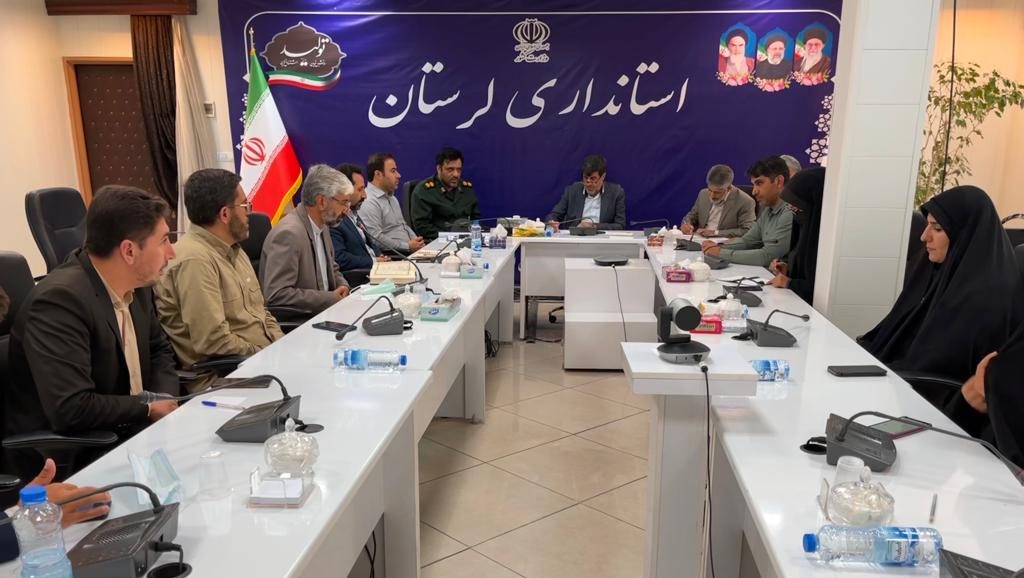 تقویت گفتمان انقلاب به معنای در صحنه نگه داشتن مردم است