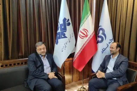 تجلیل مدیرعامل برق لرستان از مدیرکل صدا و سیمای استان