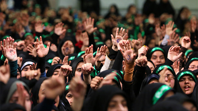 ضرورت تربیت نسل انقلابی