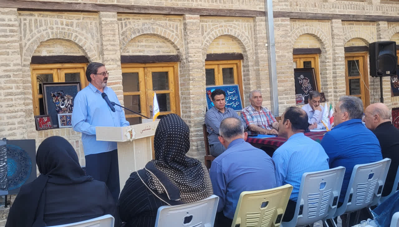 نشستهای شاهنامهخوانی بستری برای پاسداشت هویت فرهنگی و تقویت ادبیات حماسی است