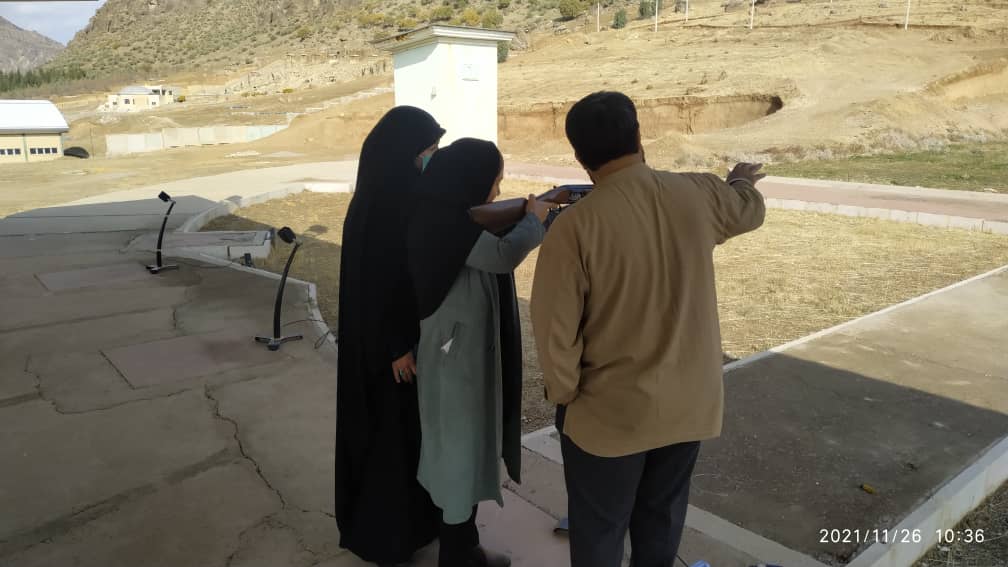 مسابقه تیراندازی به اهداف پروازی ویژه فعالان رسانه لرستان برگزار شد