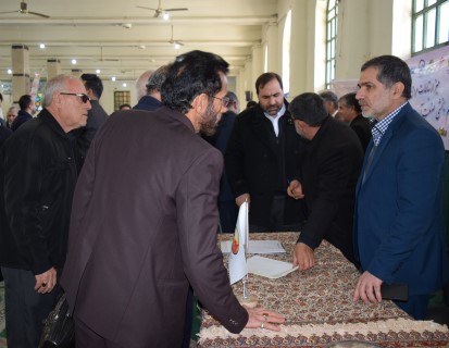 میز ارتباطات مردمی شرکت توزیع برق استان کرمانشاه در حاشیه نماز جمعه برگزار شد