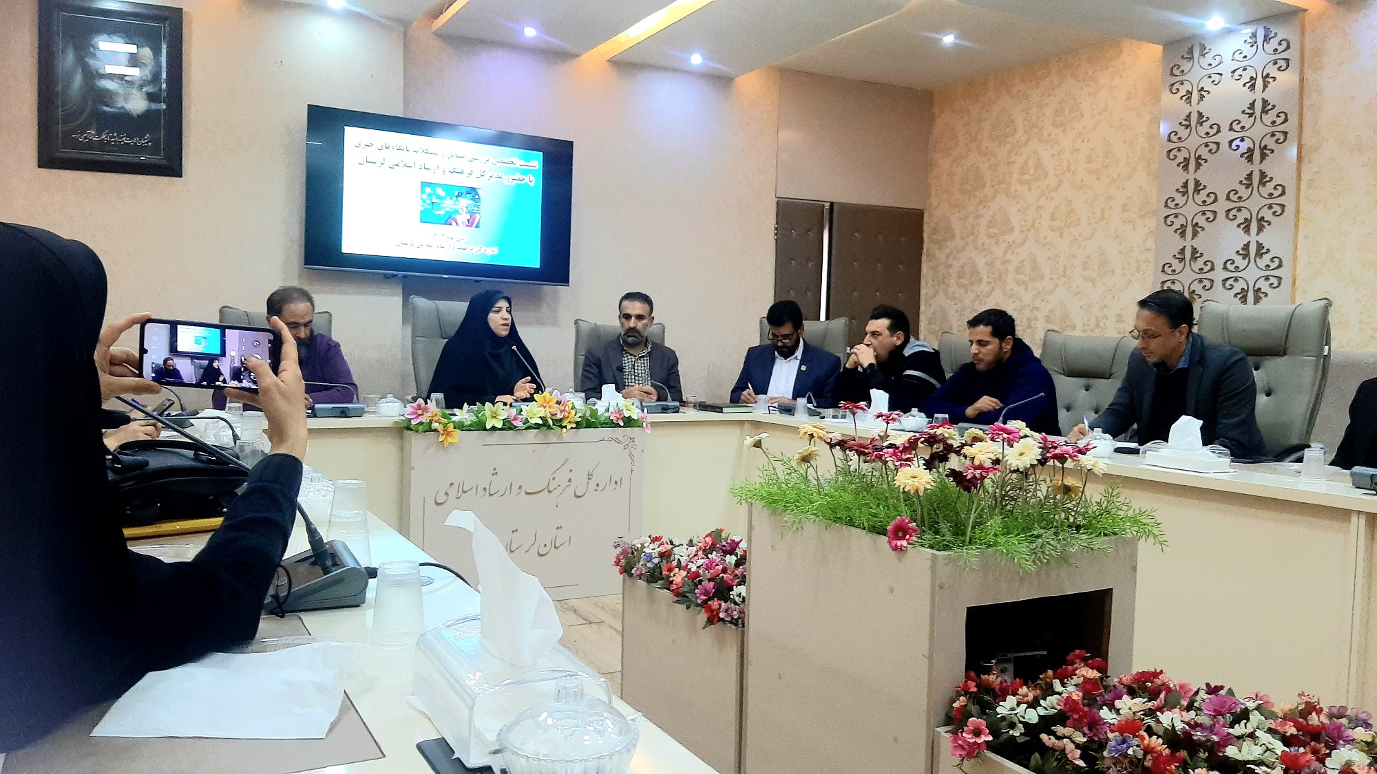 چالش ها و مسائل روز رسانه های خبری برخط لرستان بررسی شد